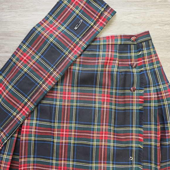Vintage Wool Pleated Wrap Plaid Skirt & Matching Shoulder Sash Tartan Set - Picture 3 of 11